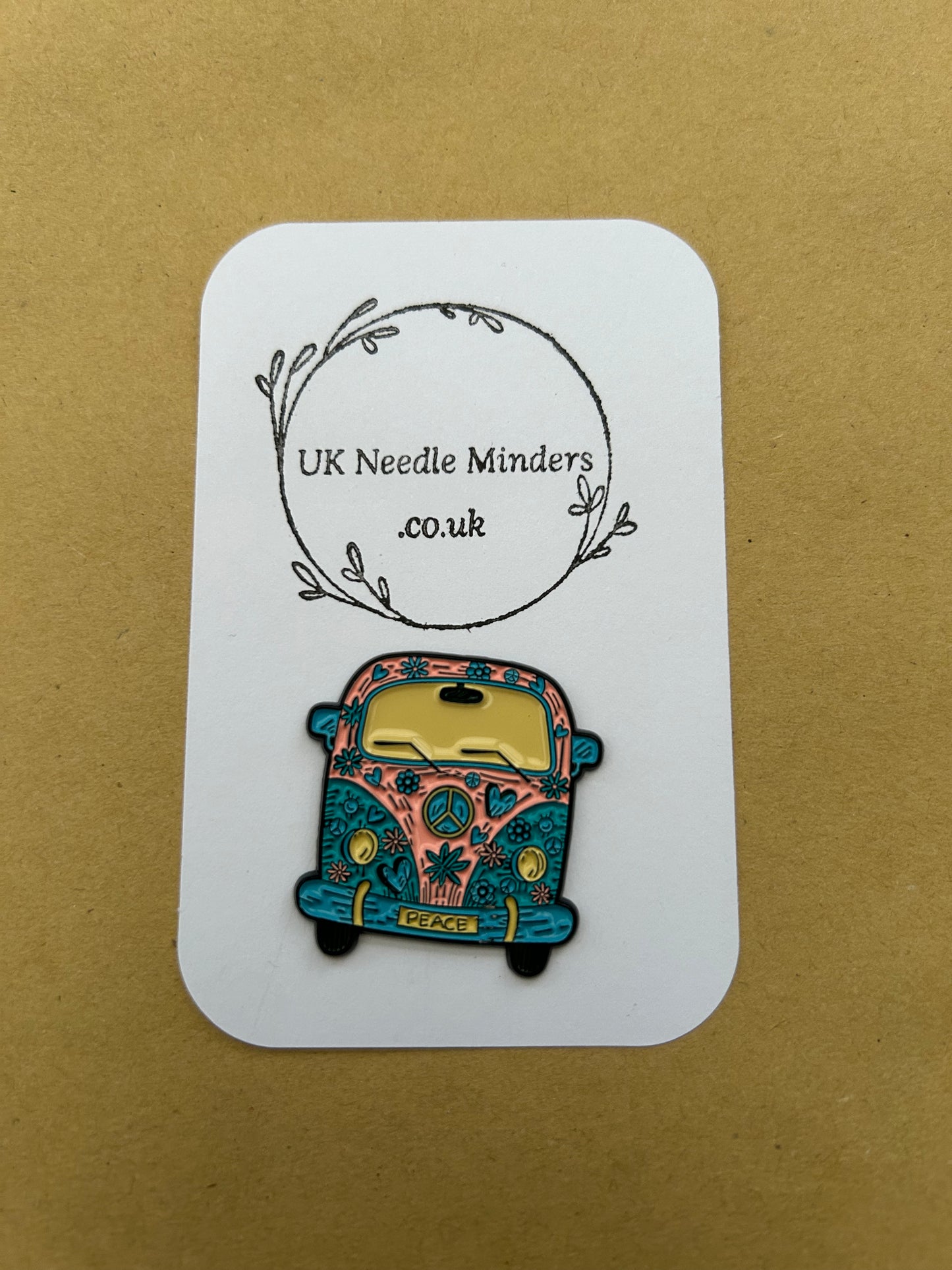 Camper Van enamel needle minder