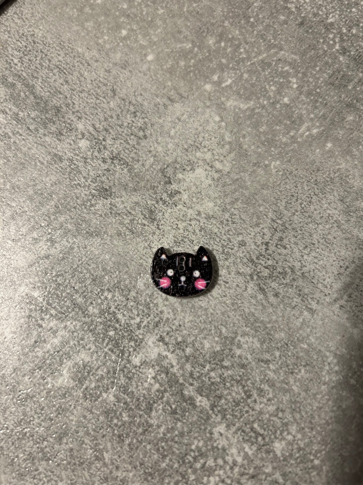 Wooden Cat needle minder
