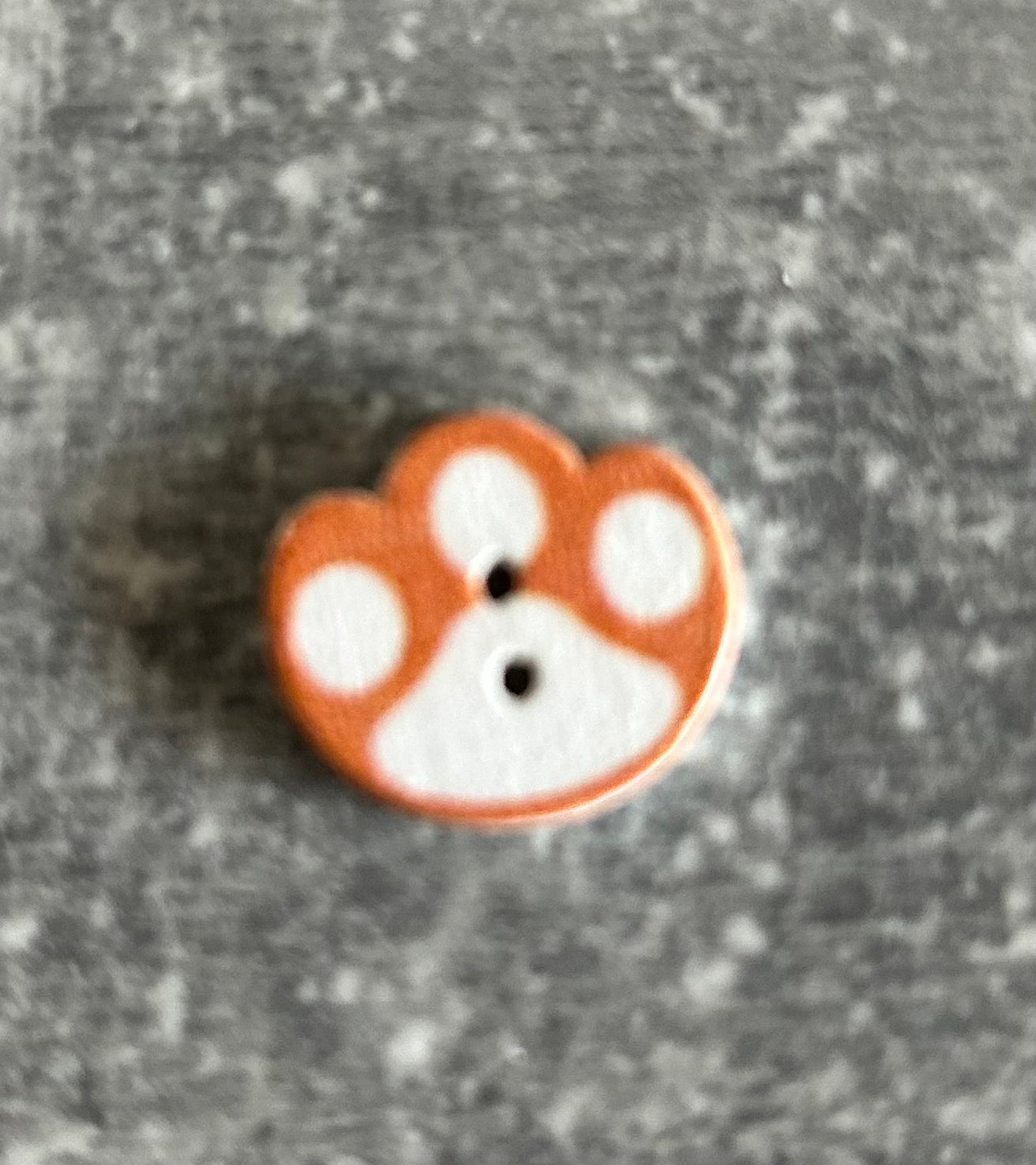 Wooden Paw Print needle minder