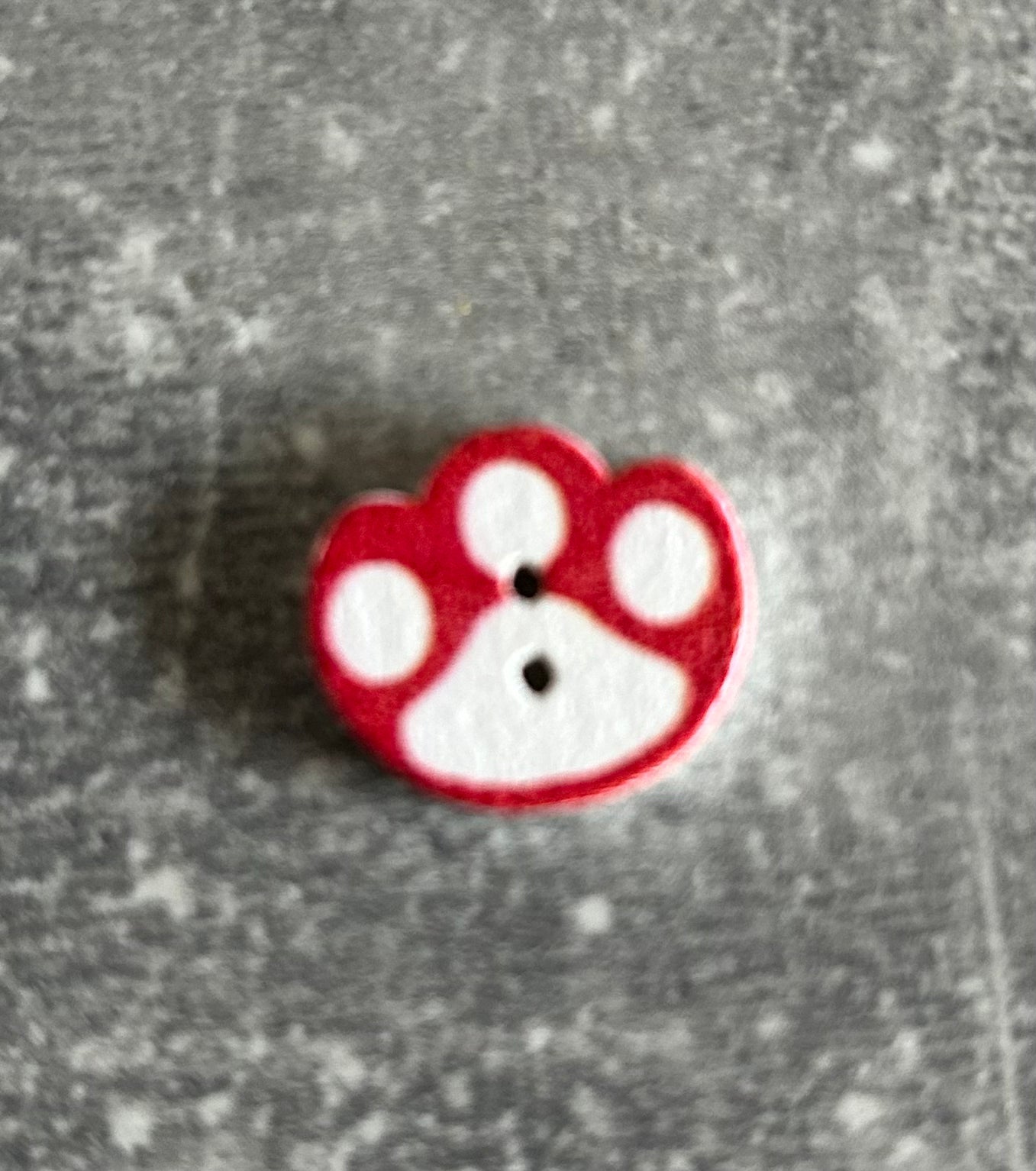Wooden Paw Print needle minder