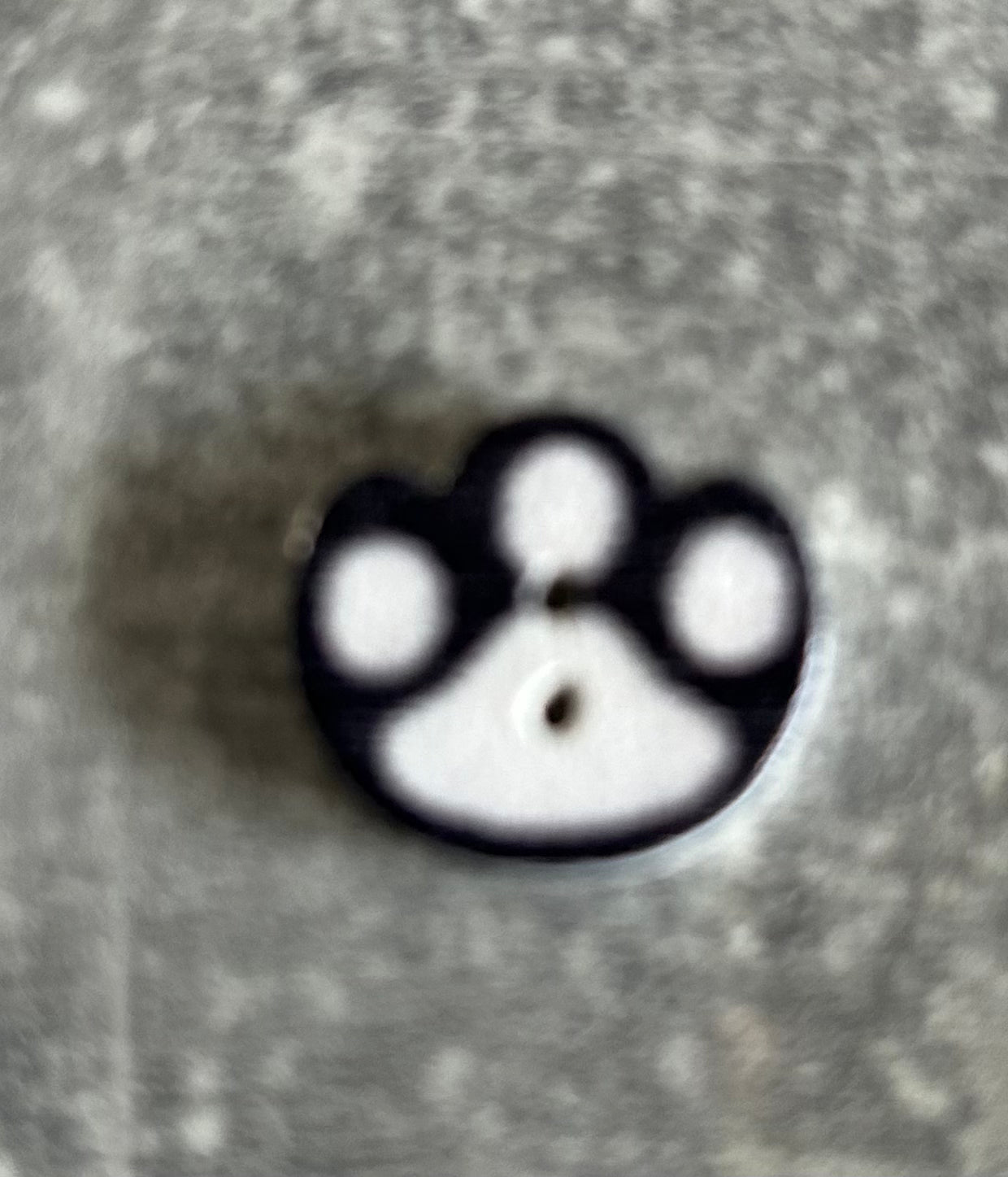 Wooden Paw Print needle minder