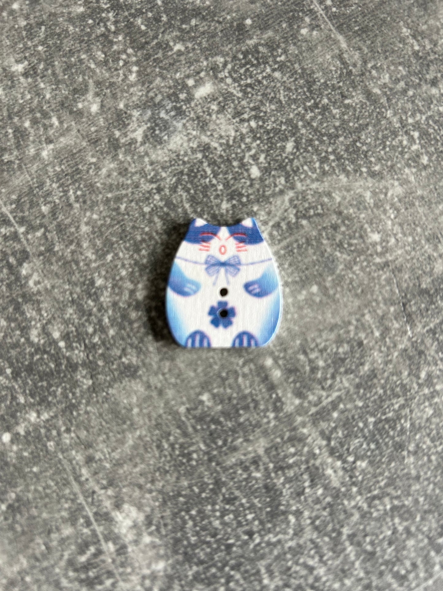 Wooden Fat Cat needle minder