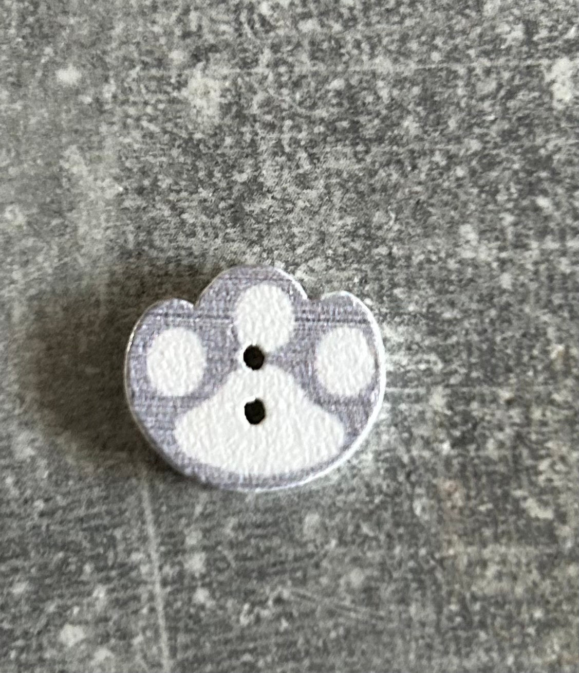 Wooden Paw Print needle minder