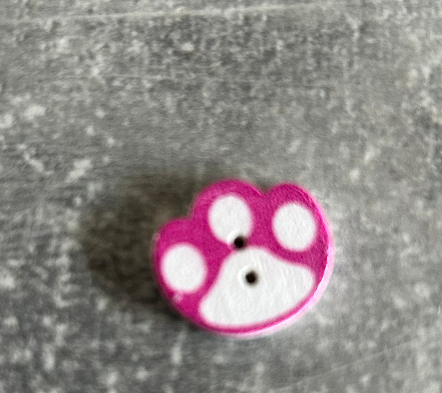 Wooden Paw Print needle minder