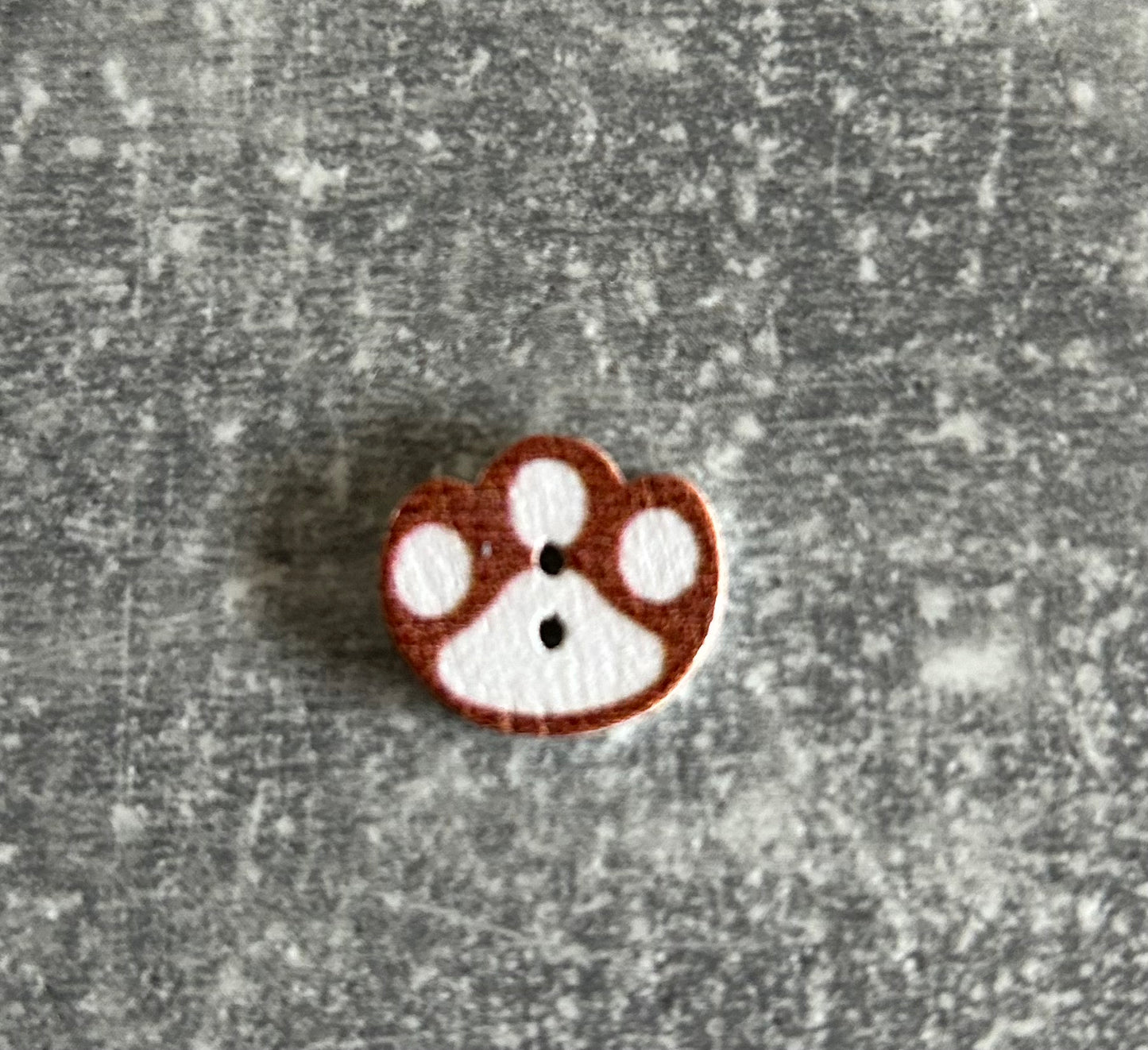 Wooden Paw Print needle minder