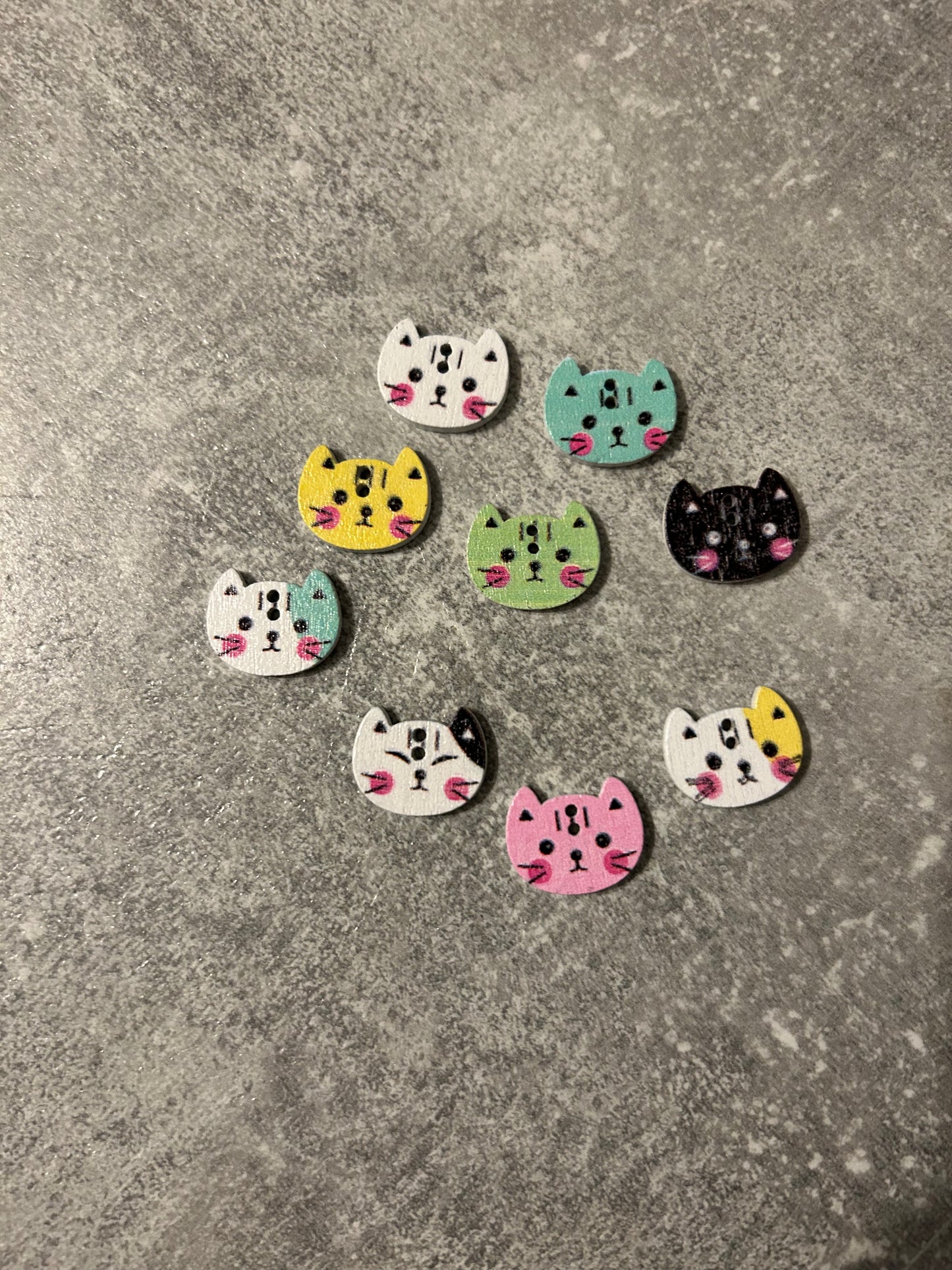 Wooden Cat needle minder