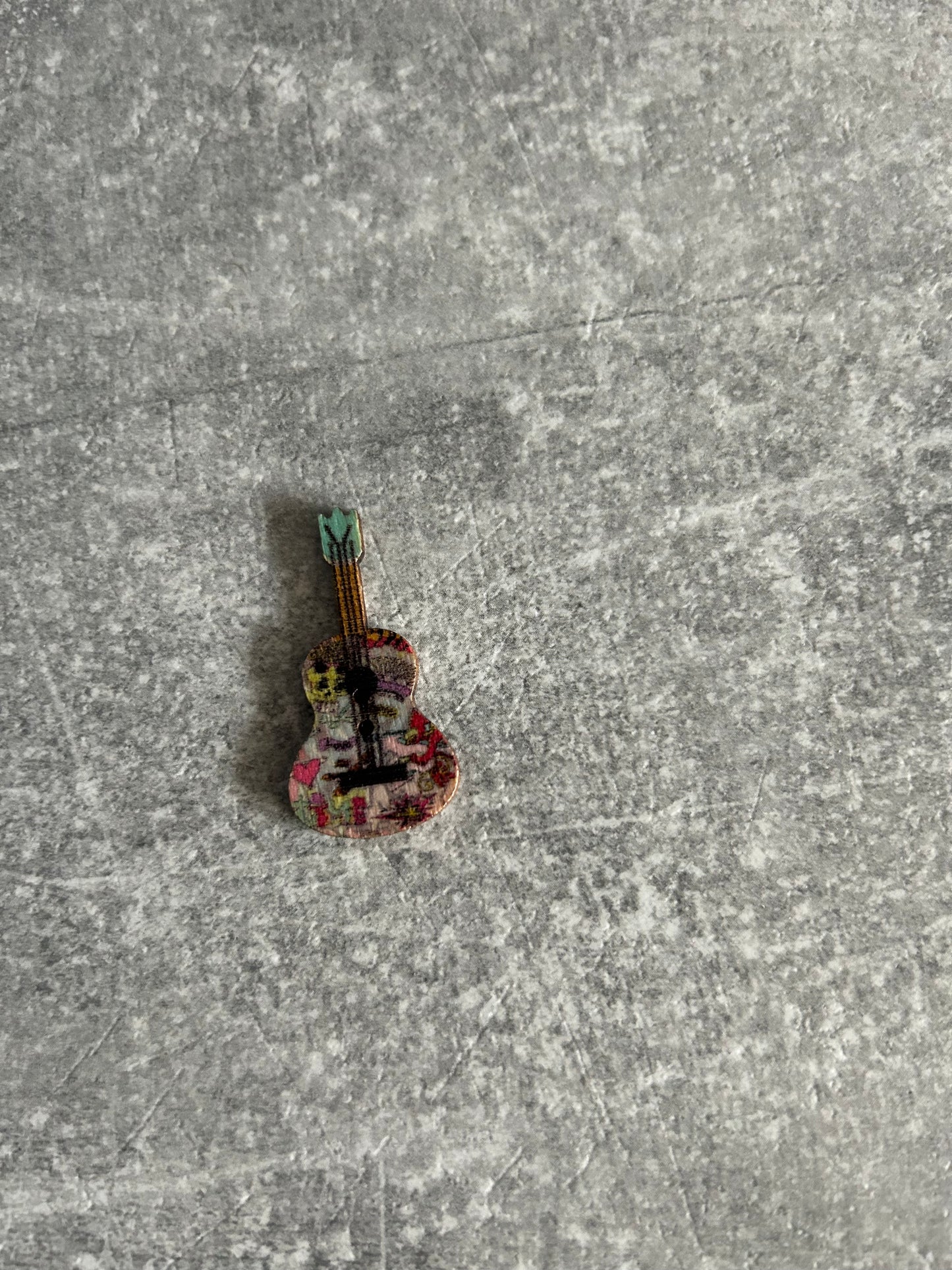 Wooden Guitar needle minder