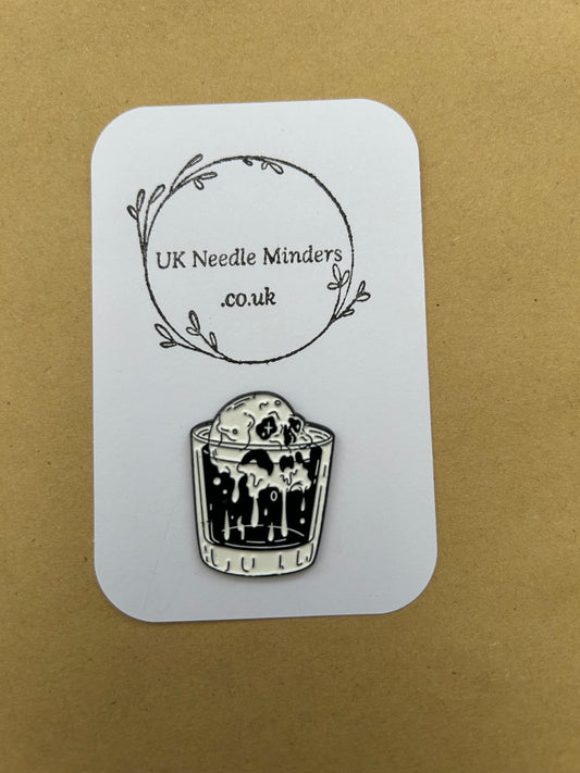 Skull Glass enamel needle minder